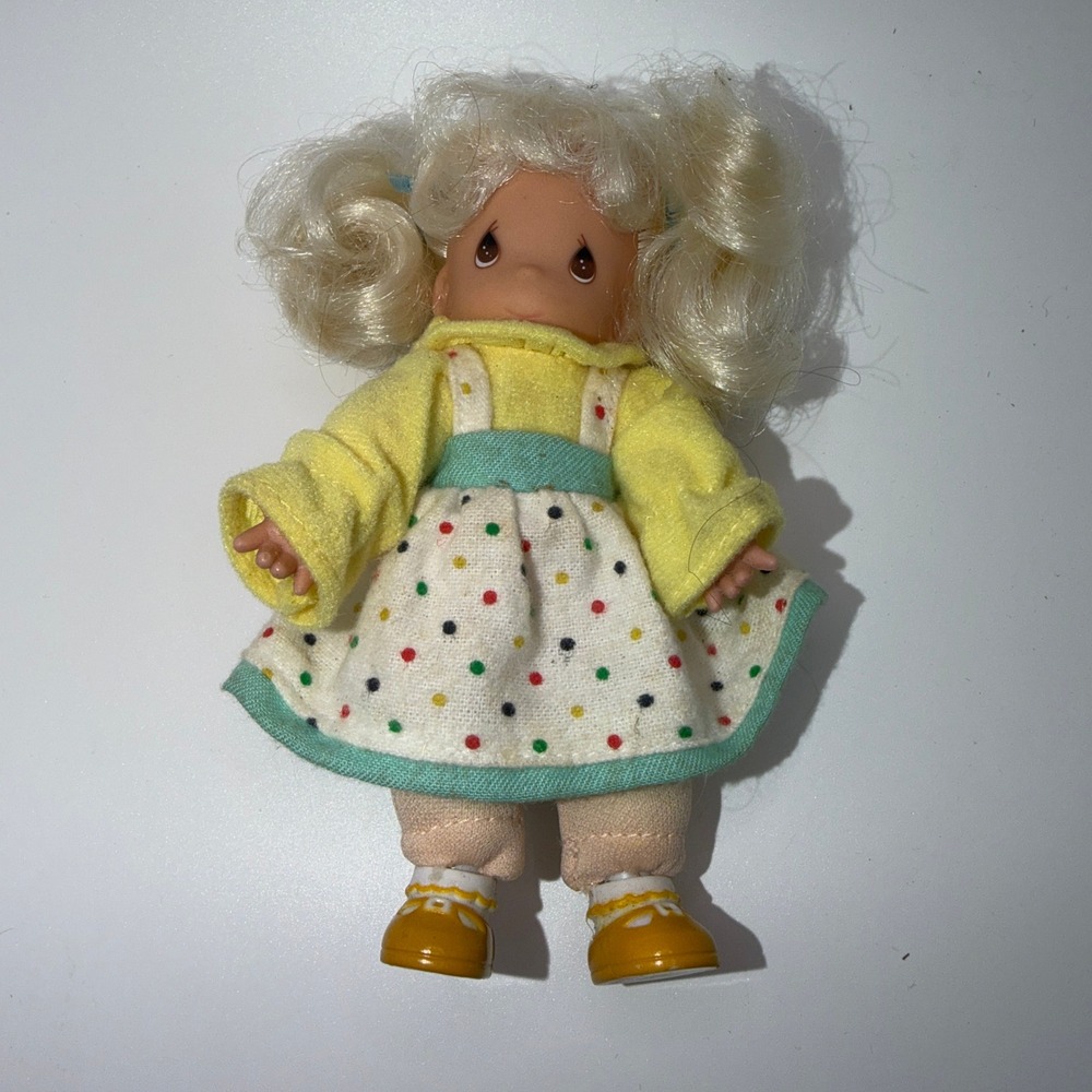 Precious Moments Friendships Gardens Judy Blonde 5"Doll No Box